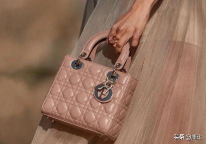 大牌包哪些包包款式值得买,人生第一只大牌包这7个品牌必选