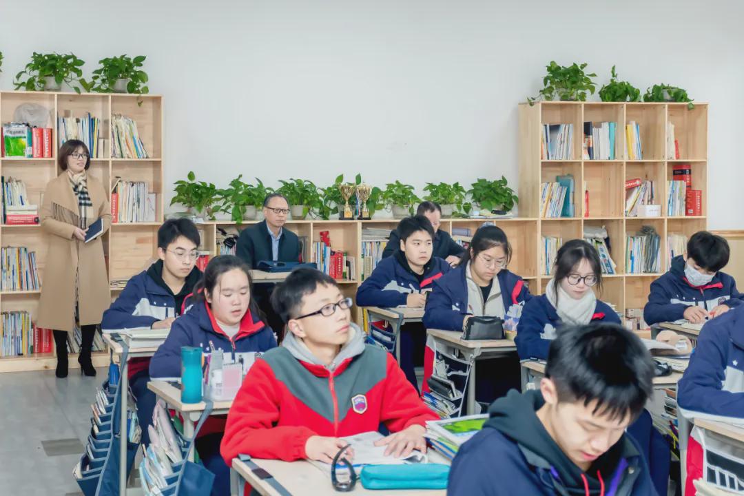 成都新川实验外国语学校好吗,新川外国语学校办学