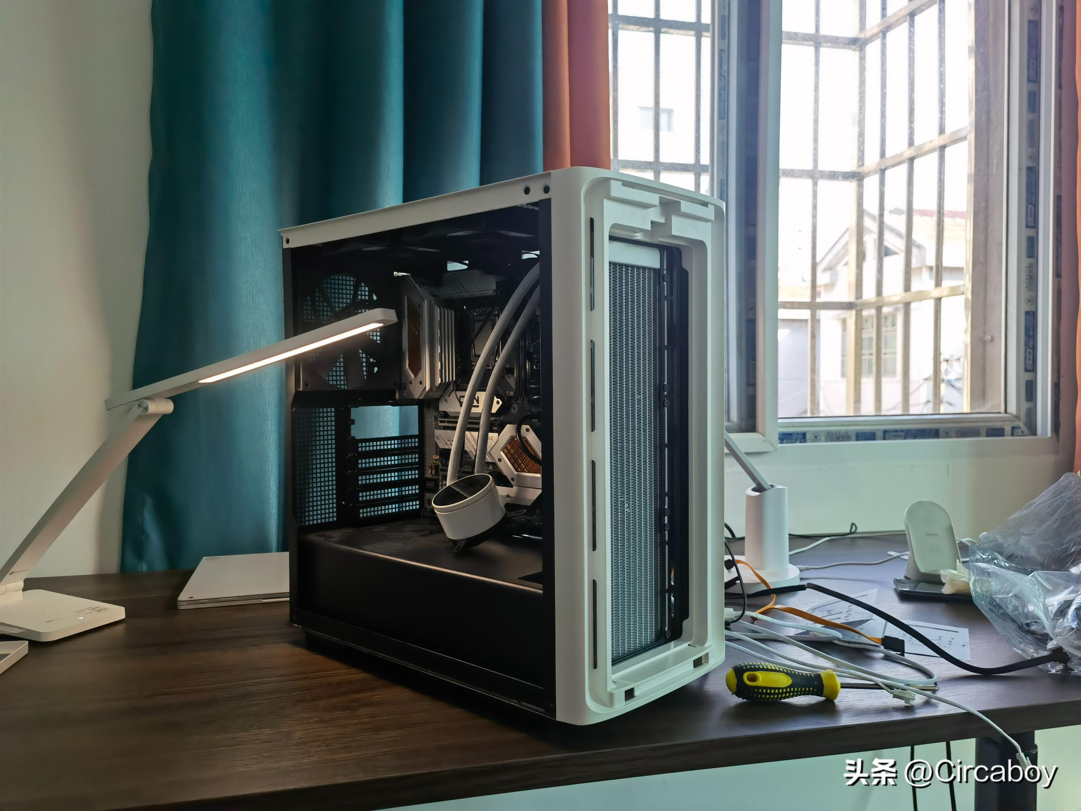 宅家好物清单-电视NAS电动升降桌与配件