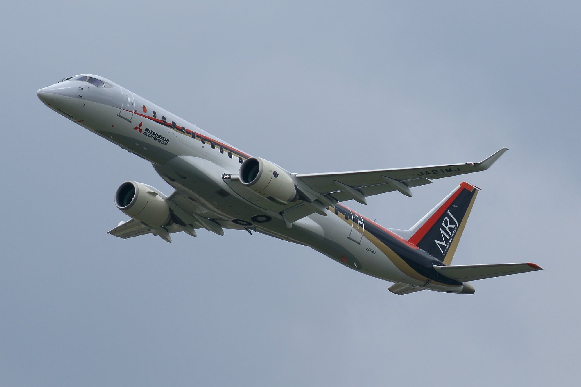 美国评价c919客机再获300架订单,日本报道国产大飞机c919商业首飞