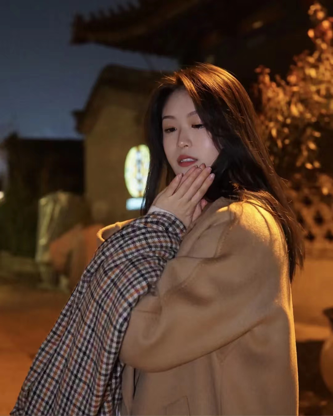 驼色浴袍大衣怎么搭配更高级,大衣棉服驼色穿搭女秋冬