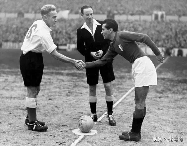 曾经的男模军团，意大利世界杯球服变革