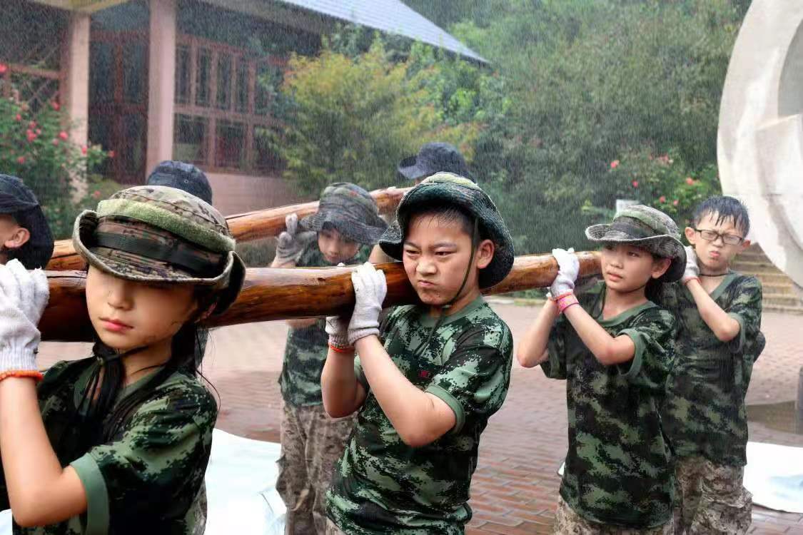 济南红叶谷夏令营篝火晚会,济南十四天夏令营推荐