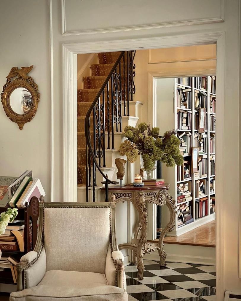 30岁女主装扮的美国住宅，花哨又闪亮，复古极繁主义也别具魅力