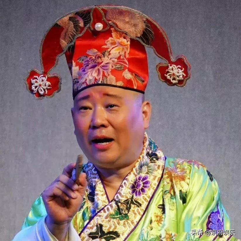 郭德纲收到已故老人礼物信的内容,郭德纲意外收到京剧老人的礼物