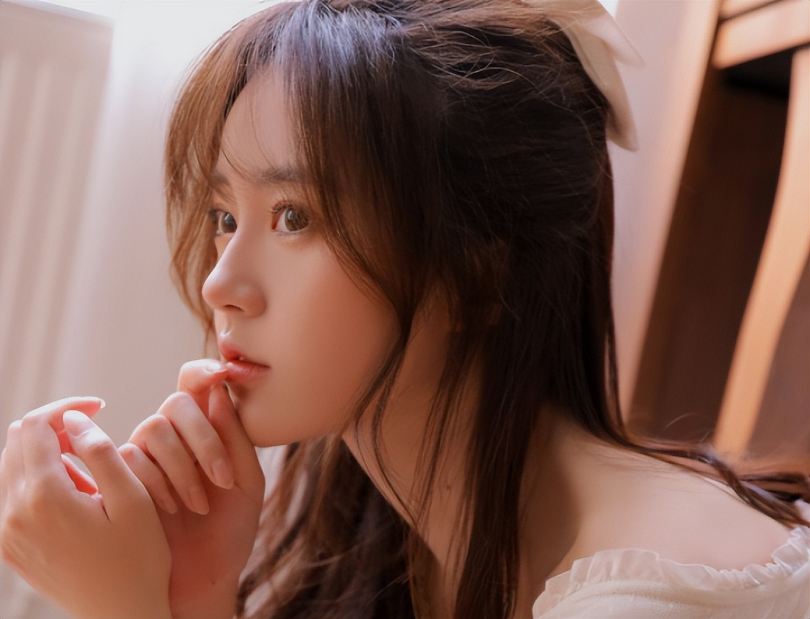 女士多大岁数外阴长白发怎么办,外阴白斑18年了有什么危害吗