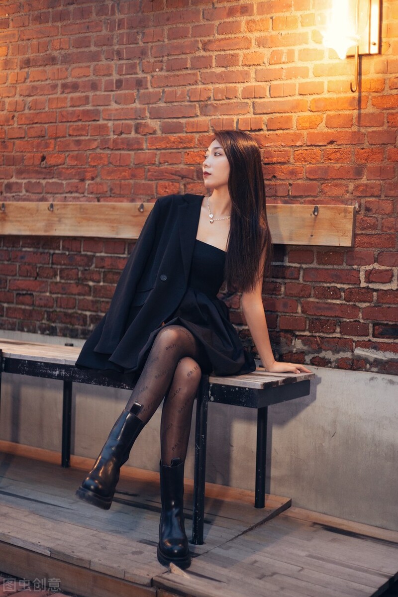 男人喜欢丝袜还是网袜,男人更喜欢丝袜还是网袜