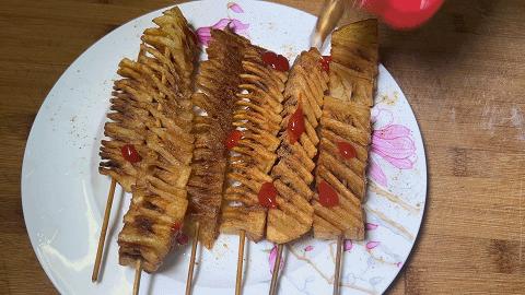 旋转薯塔怎么做酥脆,薯塔在家里怎么炸