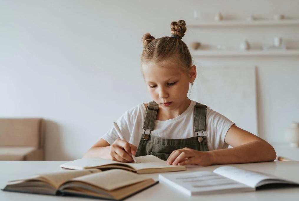 儿童时期遭受心理虐待会对个体之后的发展有何影响？