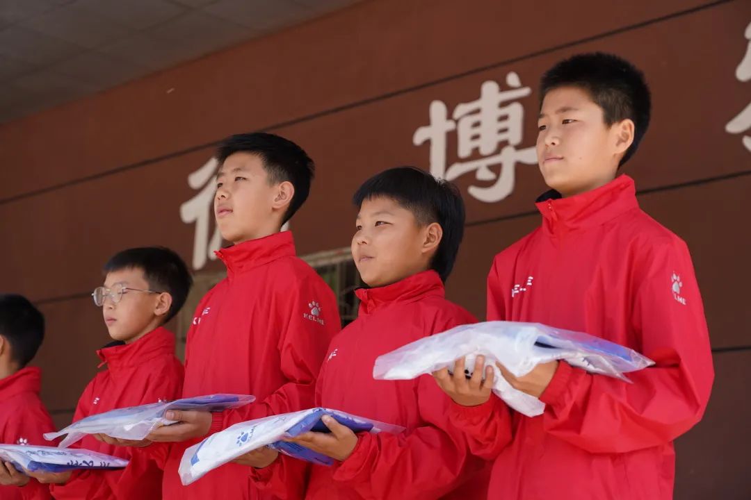 包头市青山区光荣道小学足球队,包头青山区哈达小学