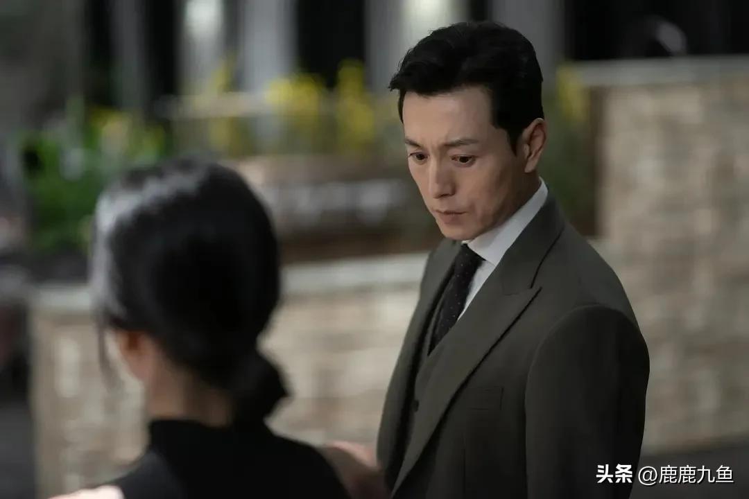 深度解析《黑暗荣耀》河道英不放弃妻子婚内出轨生下的女儿