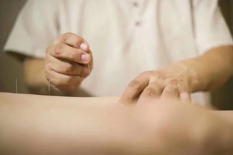 经期乳房胀痛是乳腺癌吗,例假前乳房胀痛和怀孕乳房胀痛