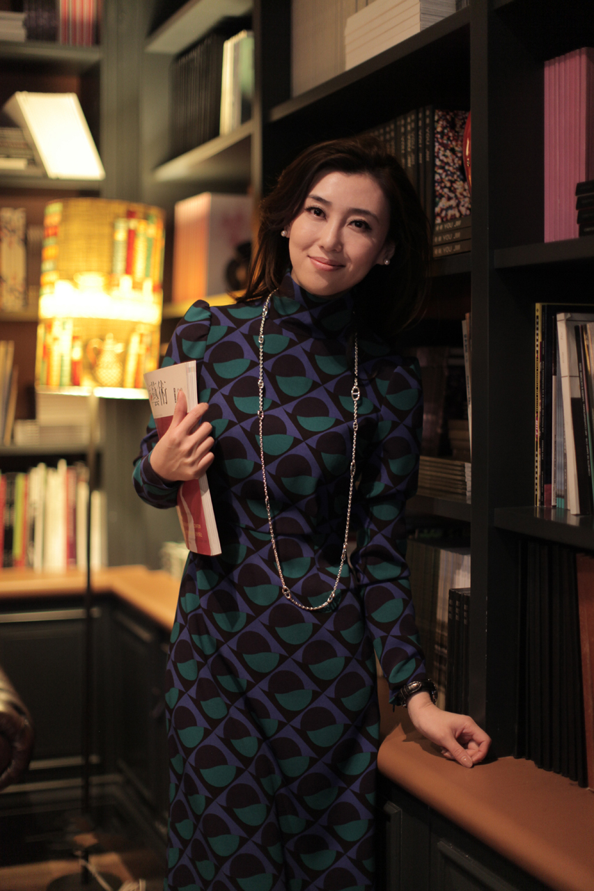 中央电视台李红嫁豪门是真的吗,央视主持人李红近况怎样了