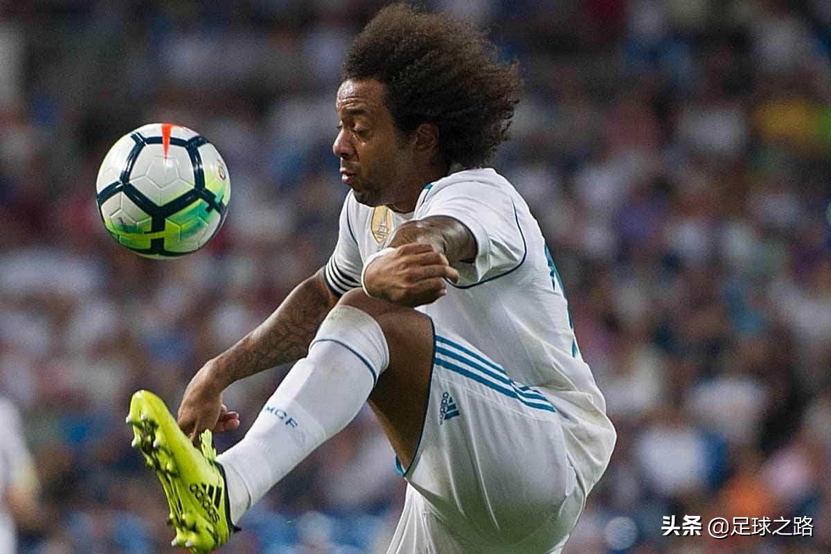 五个足球过人实用技巧,十大经典停球技巧