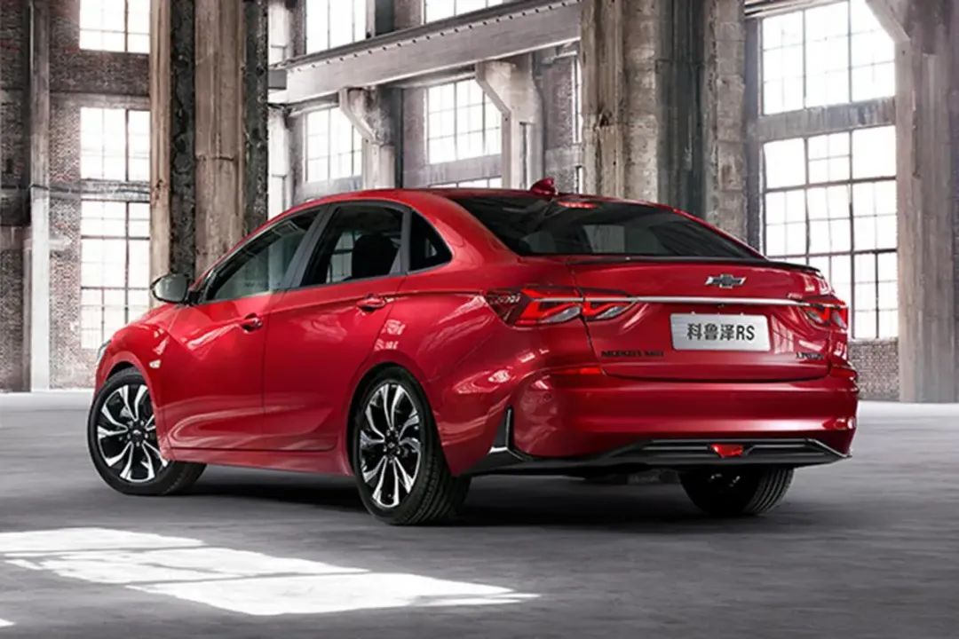 卡罗拉口碑最好的车型,卡罗拉轴距2.7米为何后排空间窄