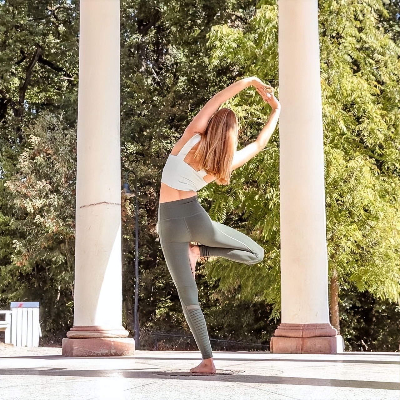 瑜伽老师说腿超伸是什么意思,瑜伽脚后跟交替踩动是什么意思