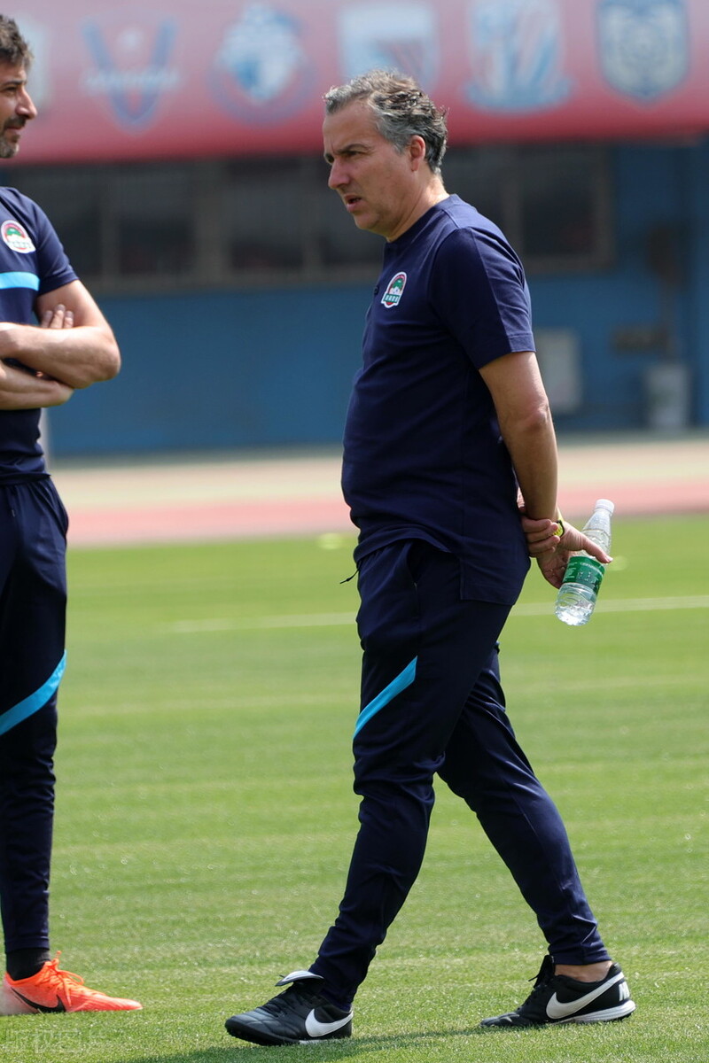 河南嵩山龙门球队训练,嵩山龙门青训梯队