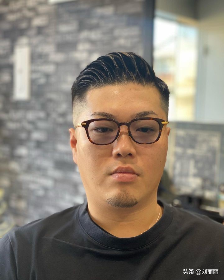 男士短发型2021流行发型国字脸,2022年精选帅气男士发型100款