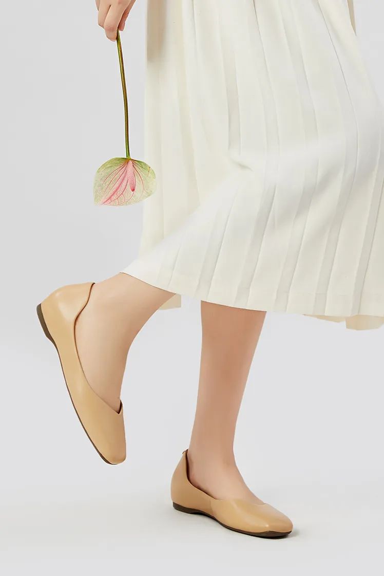 直筒牛仔裤小白鞋穿搭,小白鞋牛仔裤秋冬穿搭图片