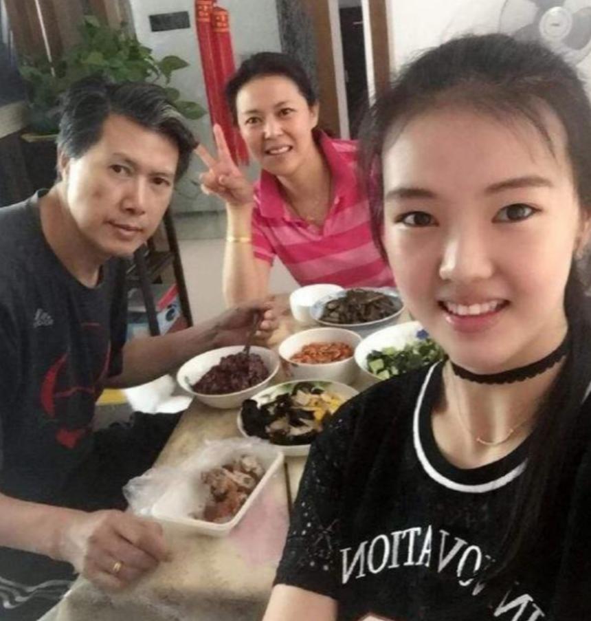 女排张常宁宣布婚期,女排张常宁婚姻近况