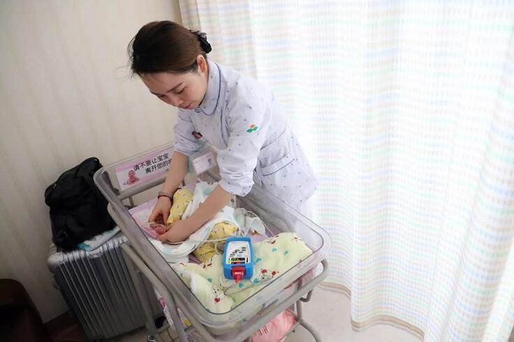 胎儿出生前有什么征兆表现,孕期怎么样宝宝出生后会有见识