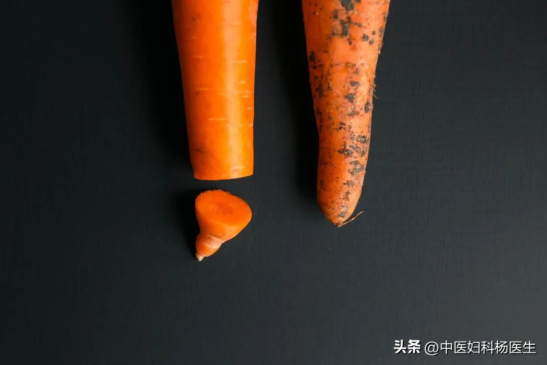 48岁女子*体下**发出恶臭被老公嫌弃，医生说明明是男人的错！