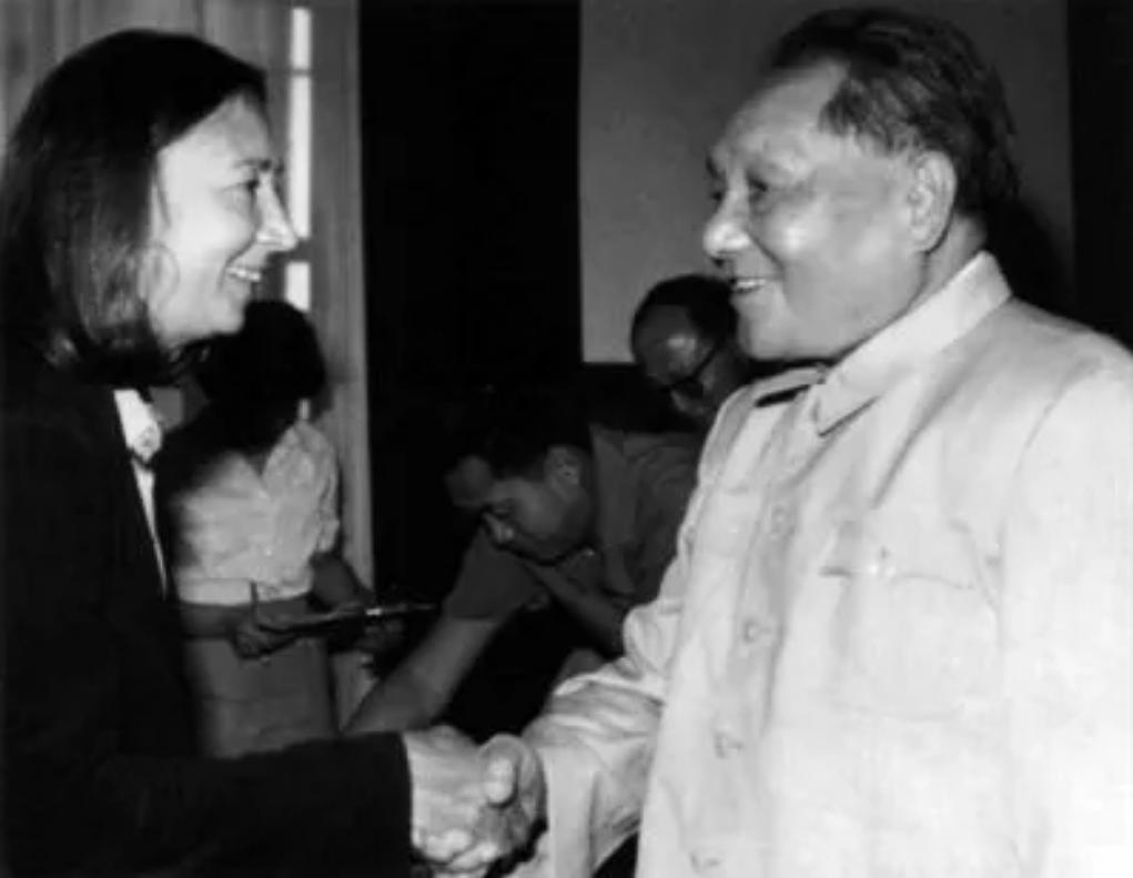 邓公培养了两位接班人，为何最终选了江*民泽**？邓公在晚年道出原因