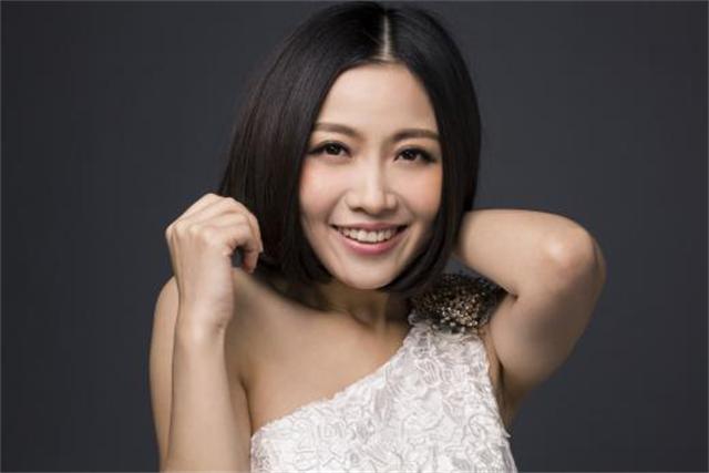 姚贝娜铜像是谁雕塑的,姚贝娜铜像揭幕式