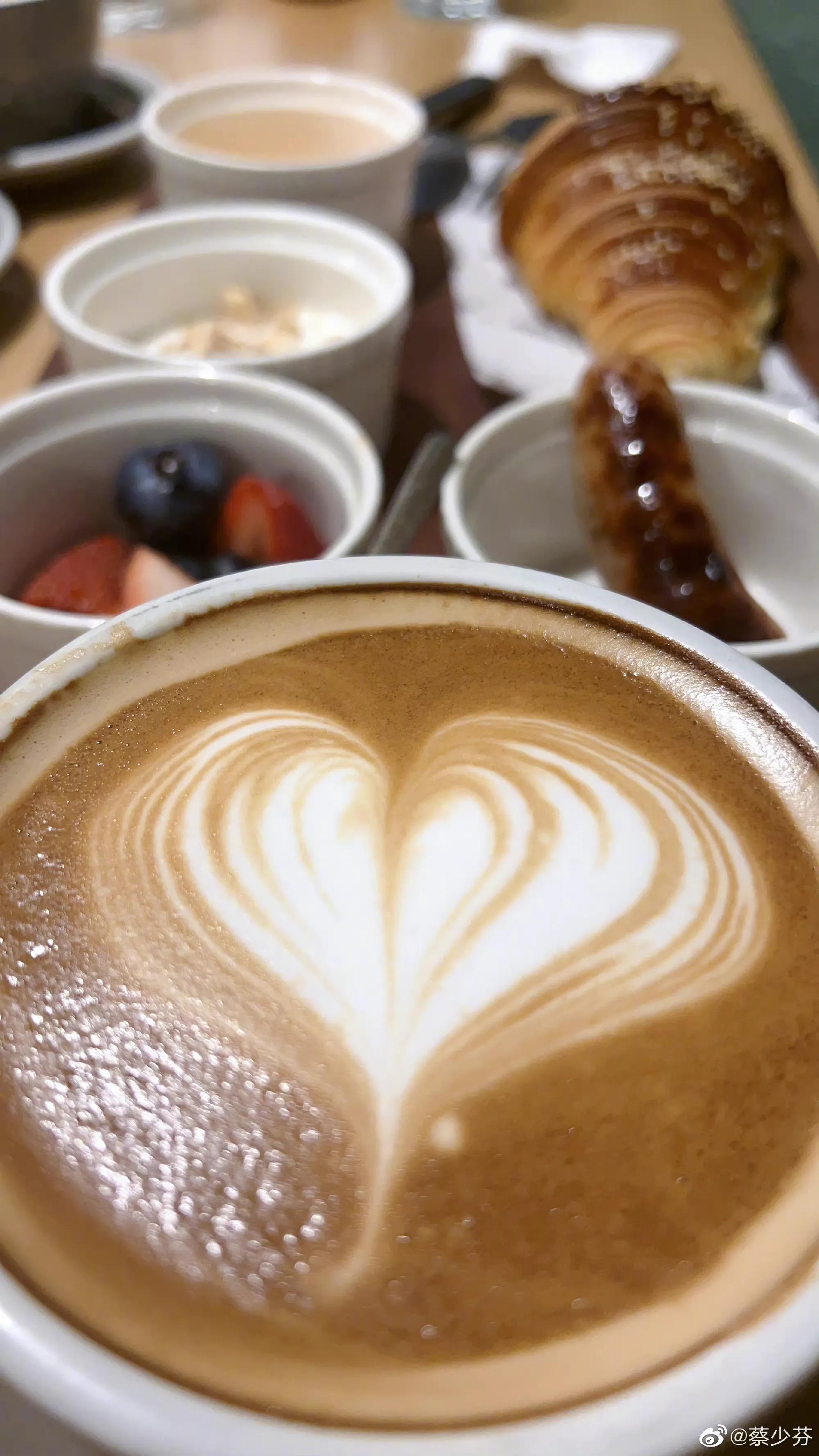 情人节明星纷纷秀恩爱,明星情人节秀恩爱有多甜