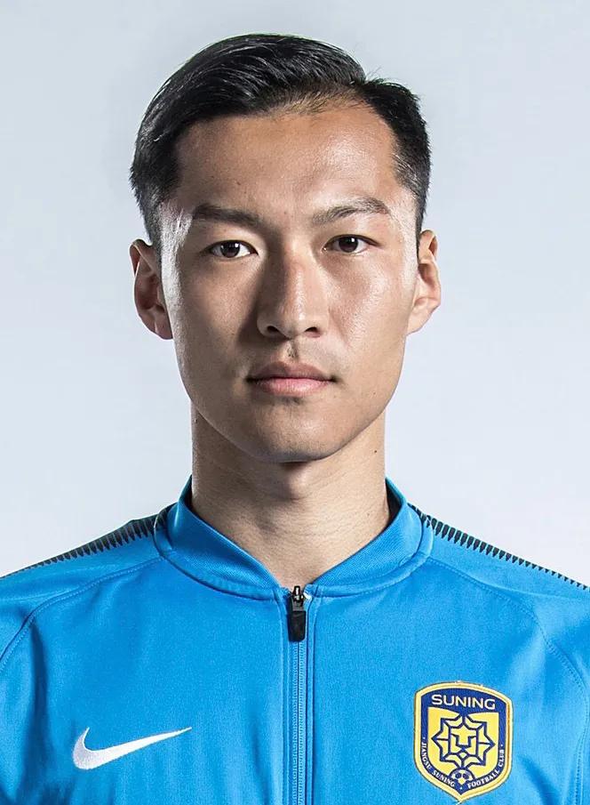 国足队长吴曦回应挑战,国足为蒿俊闵庆生