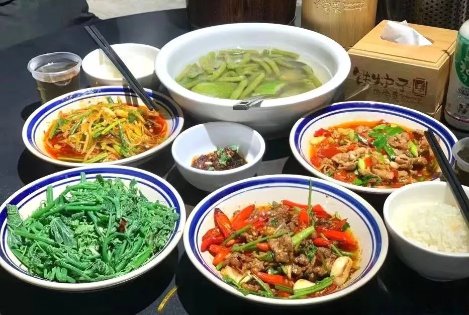 跑完“贵马”吃什么？烟火青云荟萃地方美味抚人心