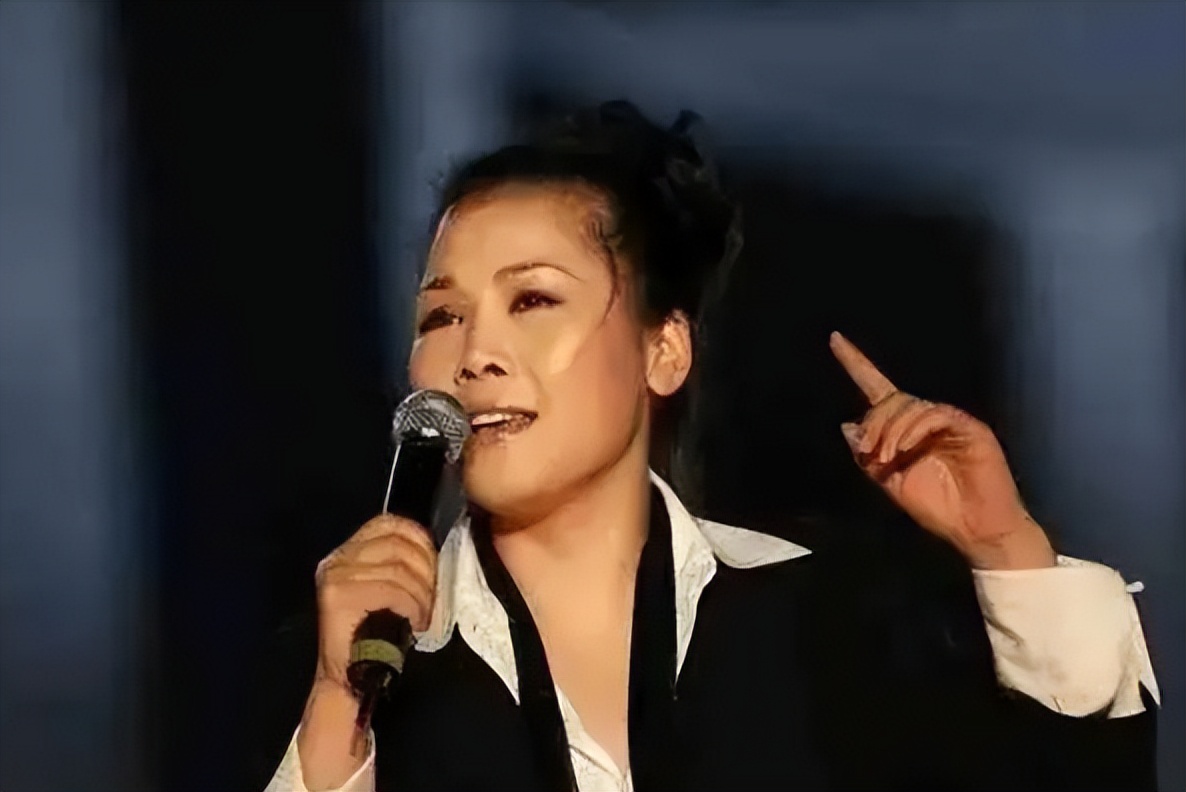 8位晚年移居国外的老牌明星,年轻出国享受晚年回国养老的明星