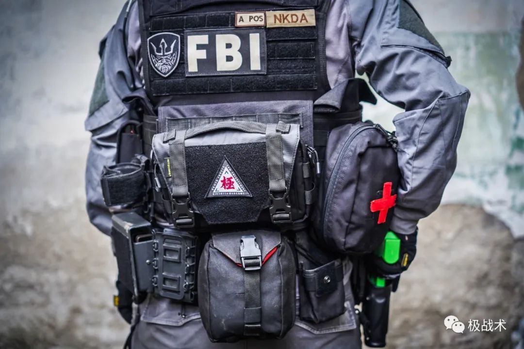 泰酷辣！机能与战术的结合，奈特科尔-SLB05机能通勤挎包丨评测