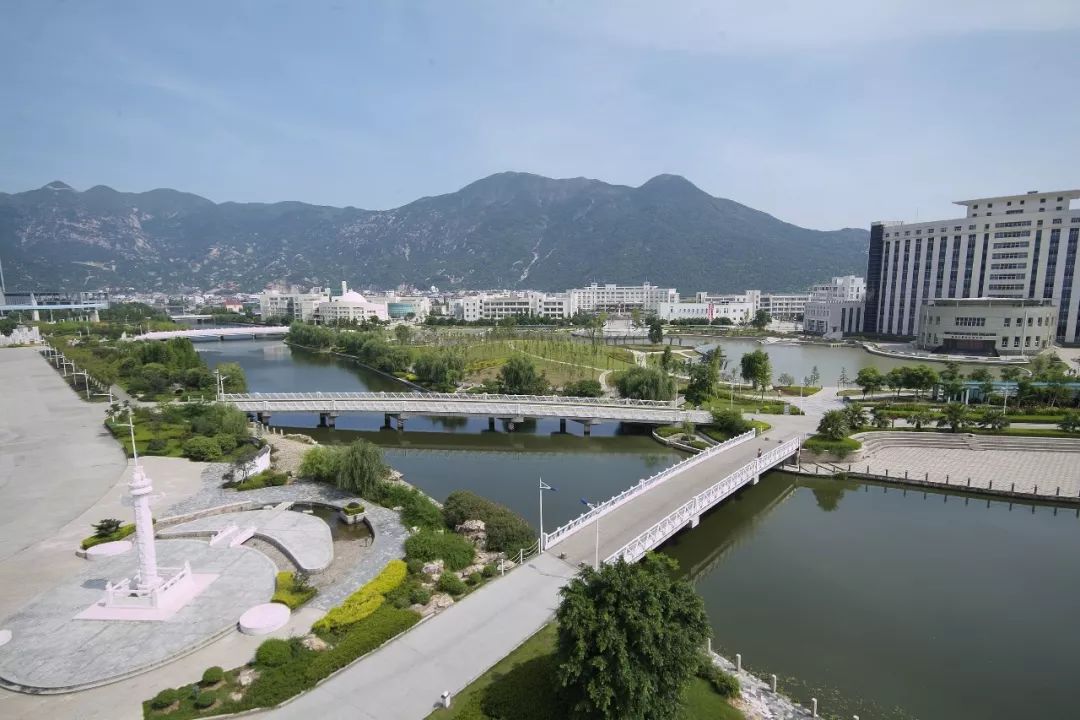 大学校园绿化设计,现代校园绿化规划设计