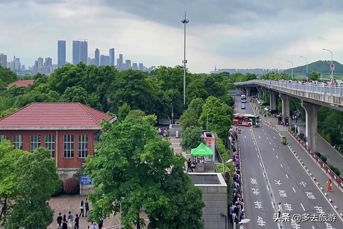 二线名城潍坊气候舒适，生活气息浓厚，外地美女明显增多