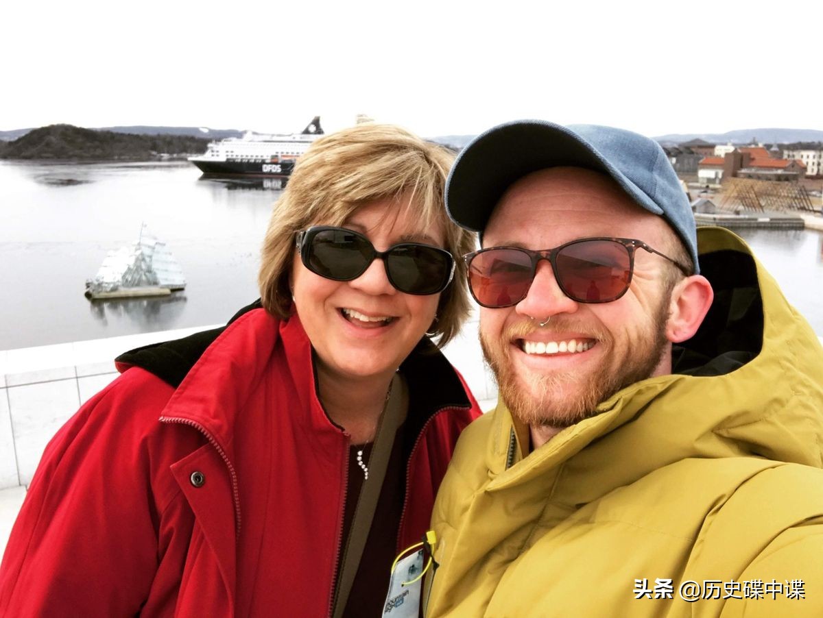 美国女子变性后诞下一子,美国变性手术生孩子