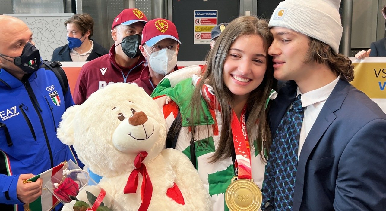 她拥有雅典娜女神般的笑颜，让整个意大利掀起“冰壶之恋”