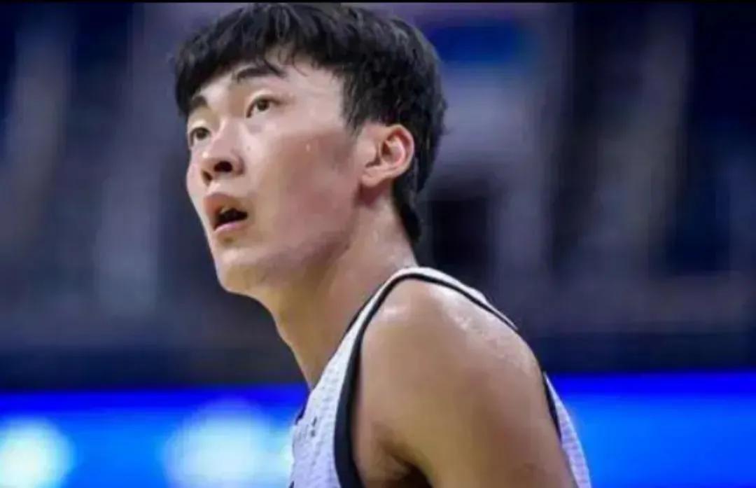 cba张兆旭扣篮,cba张兆旭照片