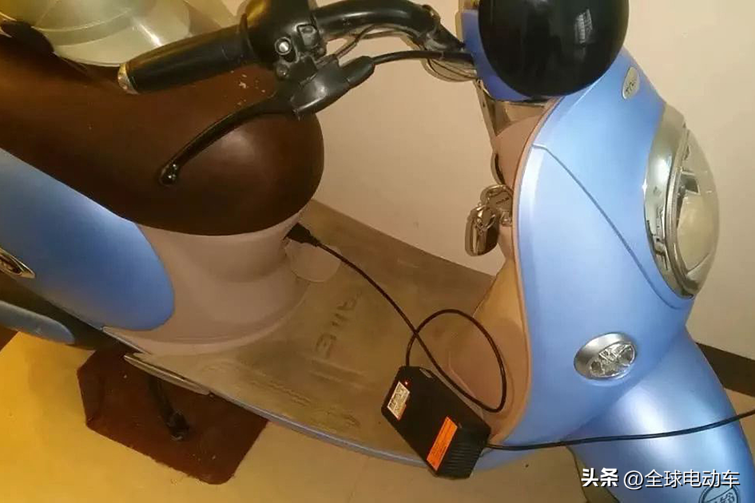 电动车电瓶翻新和正品什么区别,电动车电瓶怎么分辨是不是翻新的