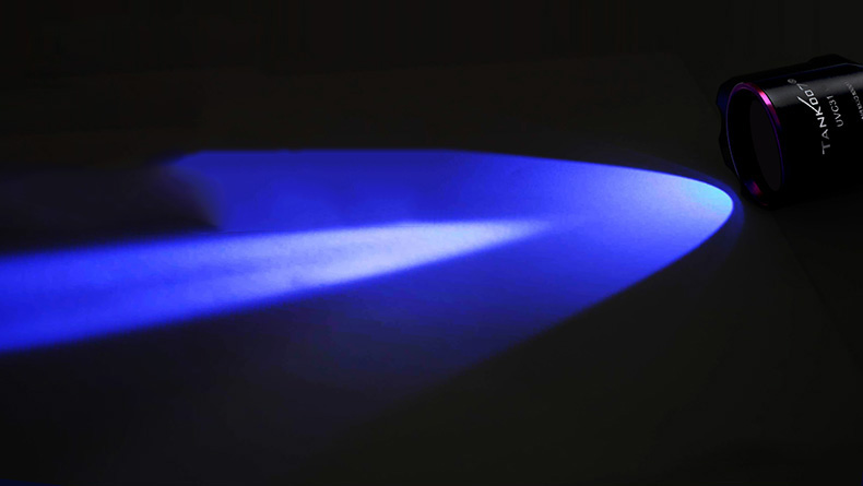 紫外线强光手电筒在汽车领域的金属探伤应用