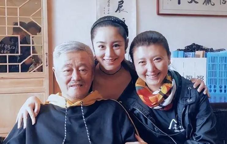 赵本山做错了什么,赵本山跟闫学晶有什么事吗