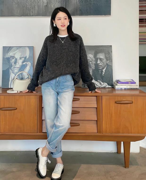 牛仔裤搭配鞋子冬季,冬季九分阔腿牛仔裤适合穿什么鞋