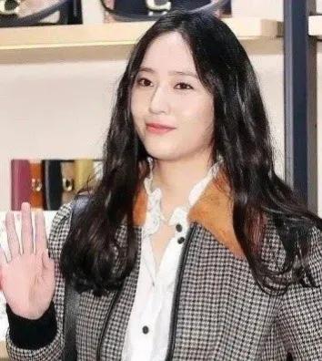 郑秀晶可爱冰山完整版,冰山美人郑秀晶和谁同框