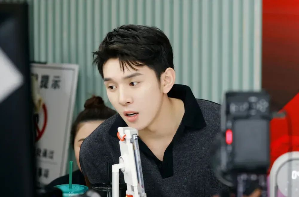 李佳琦与花西子之间的关系,花西子李佳琦还在合作吗