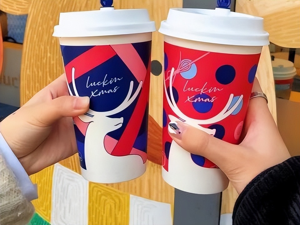 星巴克延期管理费后续,星巴克莫名扣费