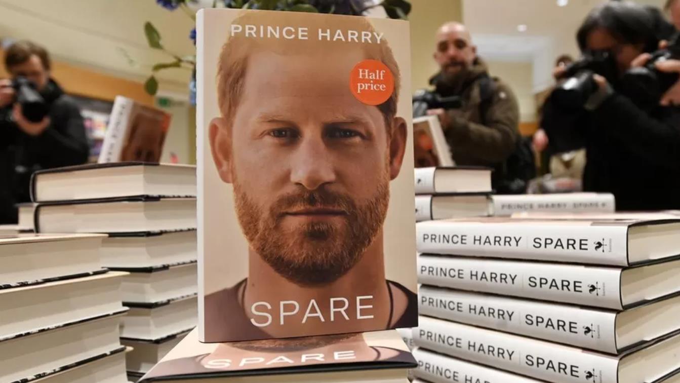 首日40万本！哈里回忆录刷新销量纪录！