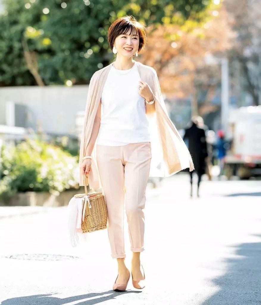 高质量穿搭小衫这样穿高端又时髦,杏衫的穿搭技巧