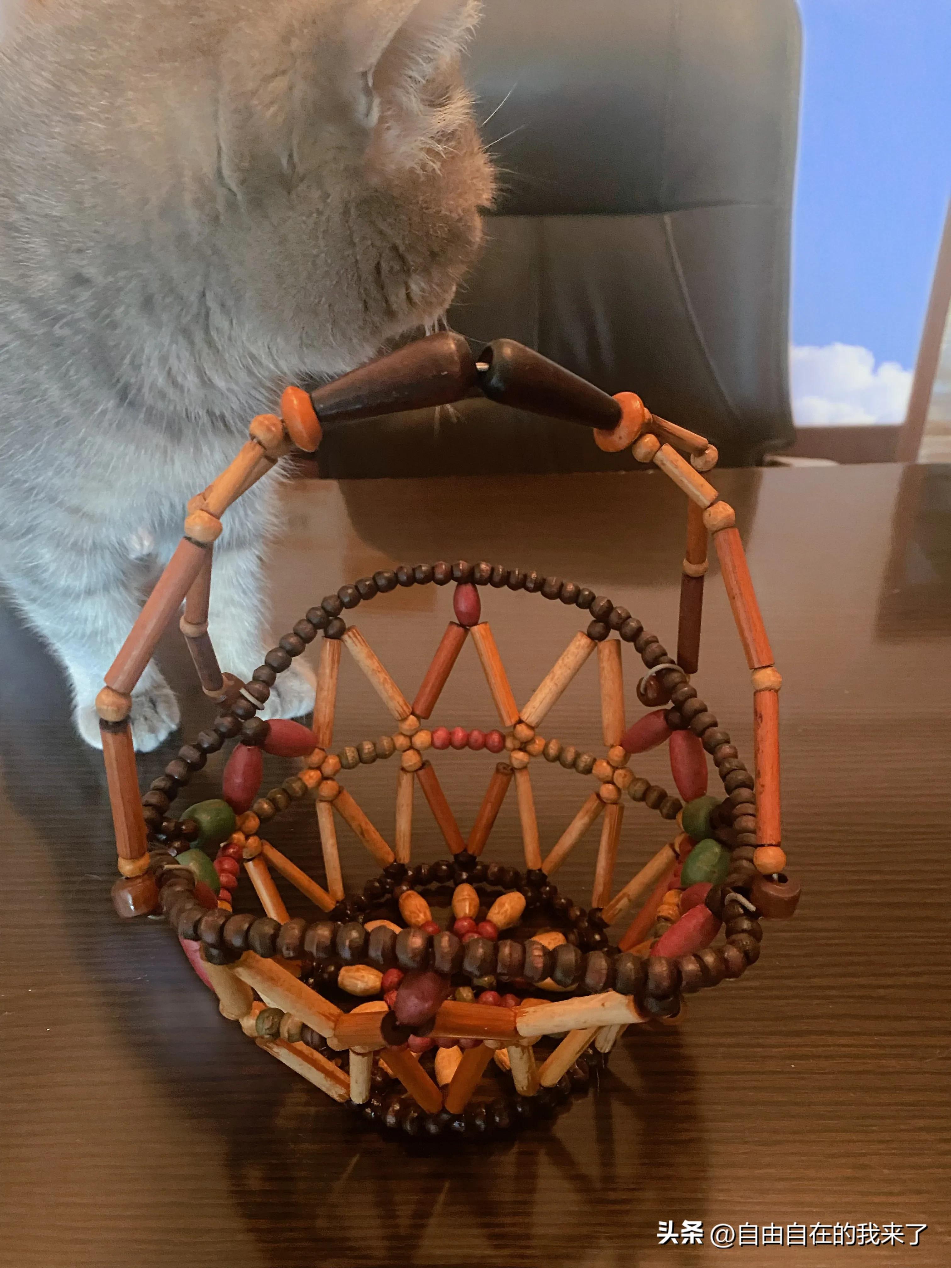 三十多年前，和老头恋爱时去奉化溪口游玩，买的爱的信物珍藏至今