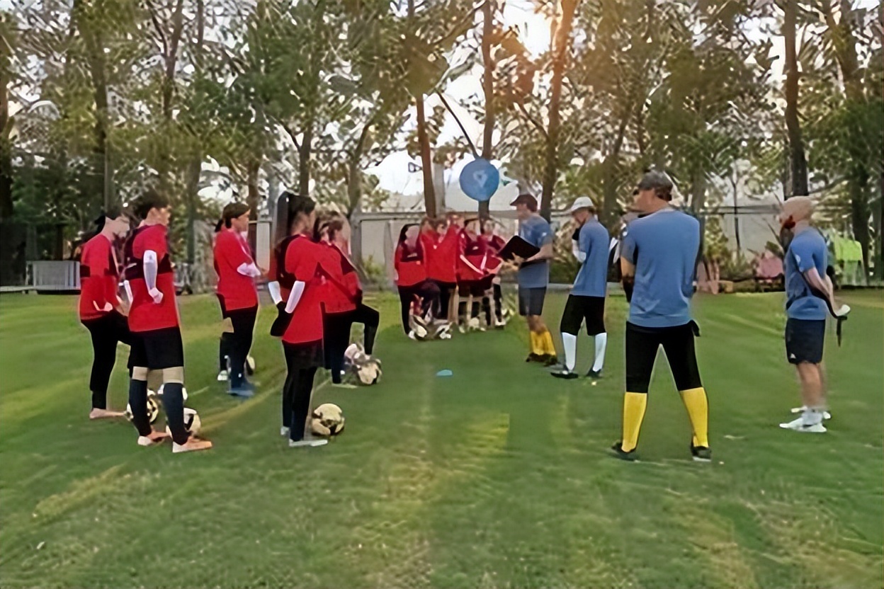 足球运动员性侵事件,足球队员性侵事件女主角