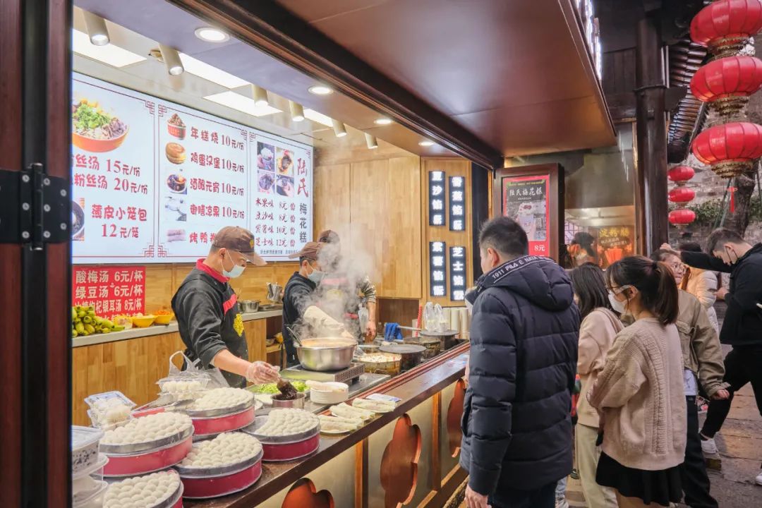 “我说它是南京小吃头牌，有人反对吗？”